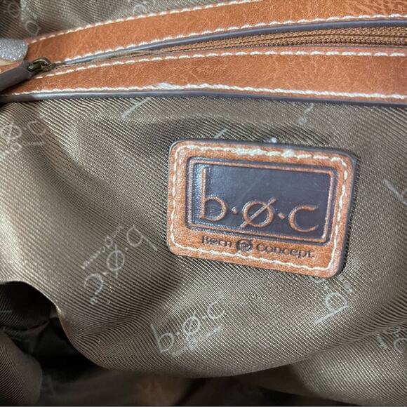 BOC Purse. In excellent condition, minor ding on one corner. - Picture 9 of 12